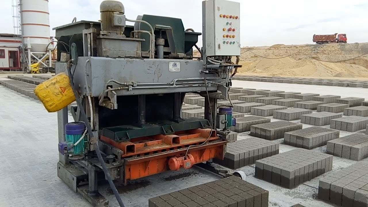 ماكينة بياضة لانتاج الطوب الاسمنتي