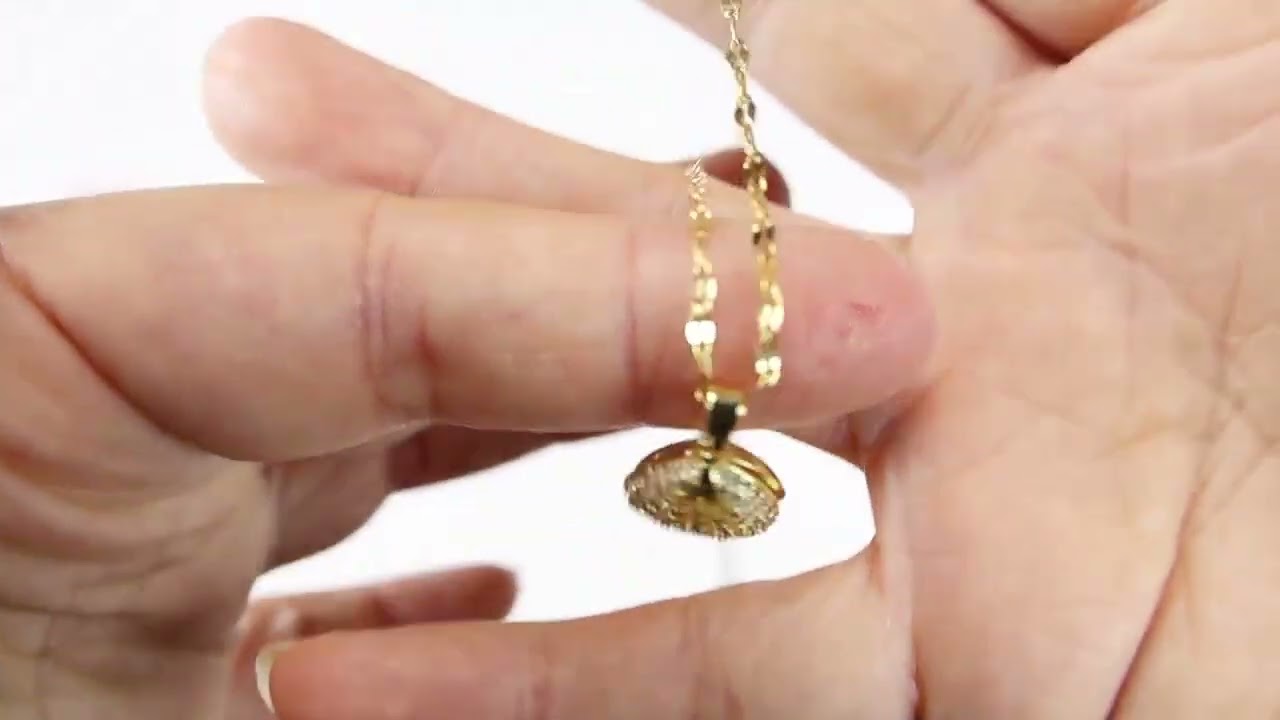 Shell pearl necklace