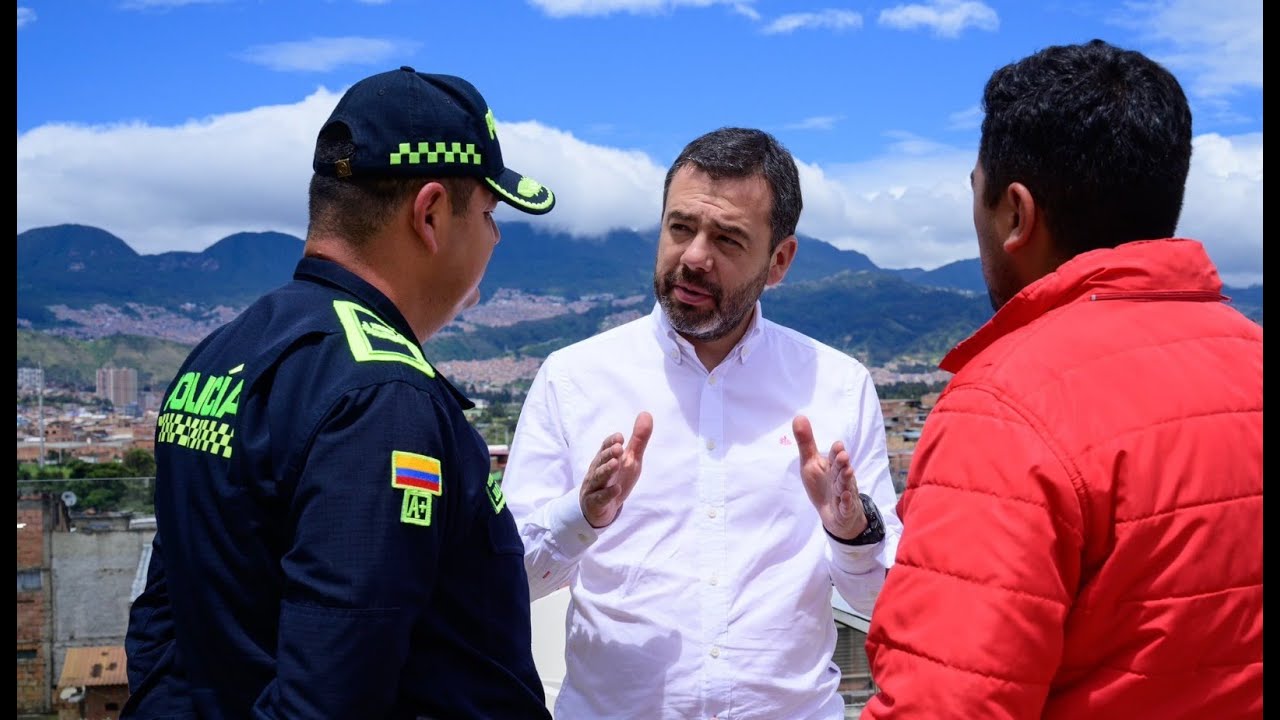 Refuerzan seguridad del alcalde de Bogotá por posible atentado en su contra