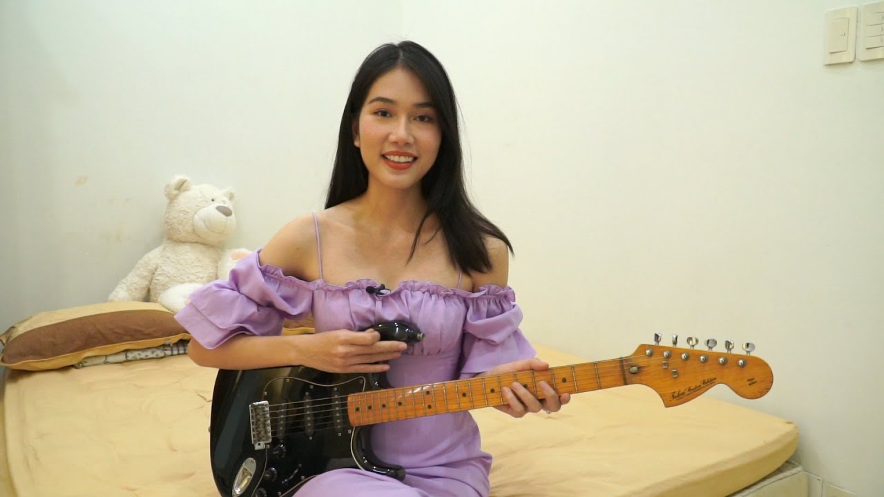 Á hậu Phương Anh thẹn thùng bật mí em học giỏi nhờ chơi nhiều