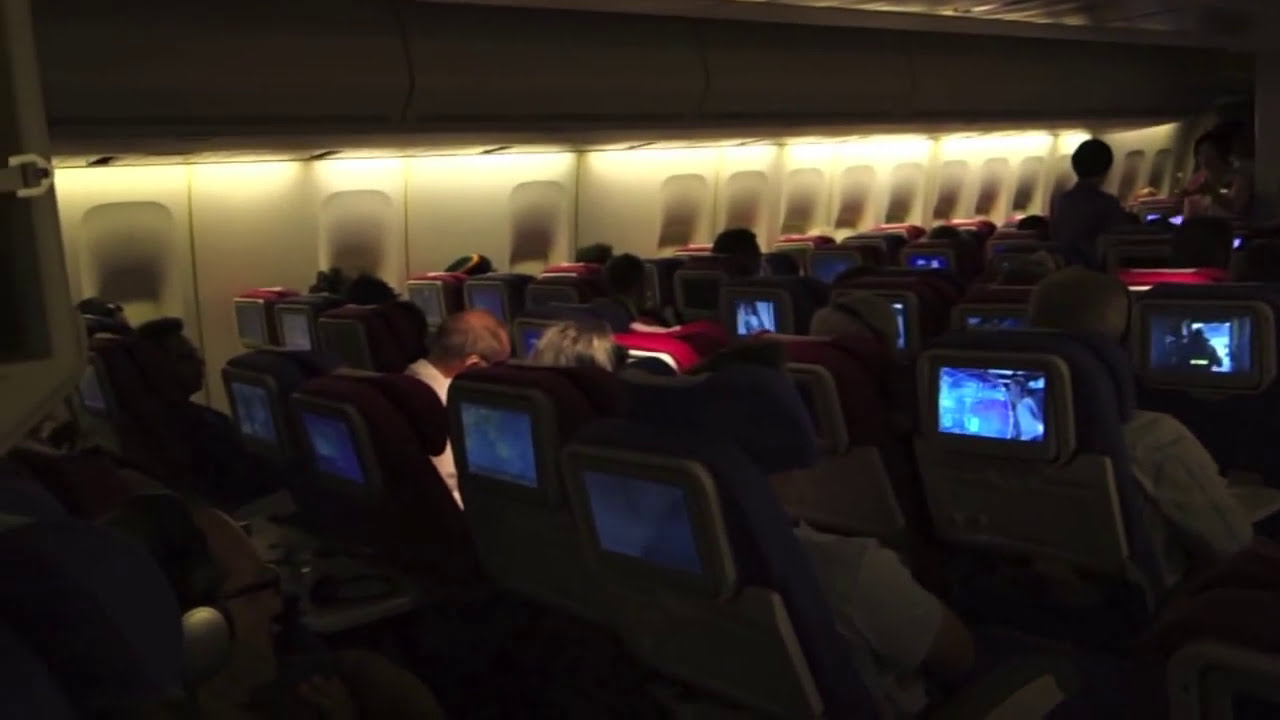 Thai Airways 747-400 Bangkok to Sydney - Full flight