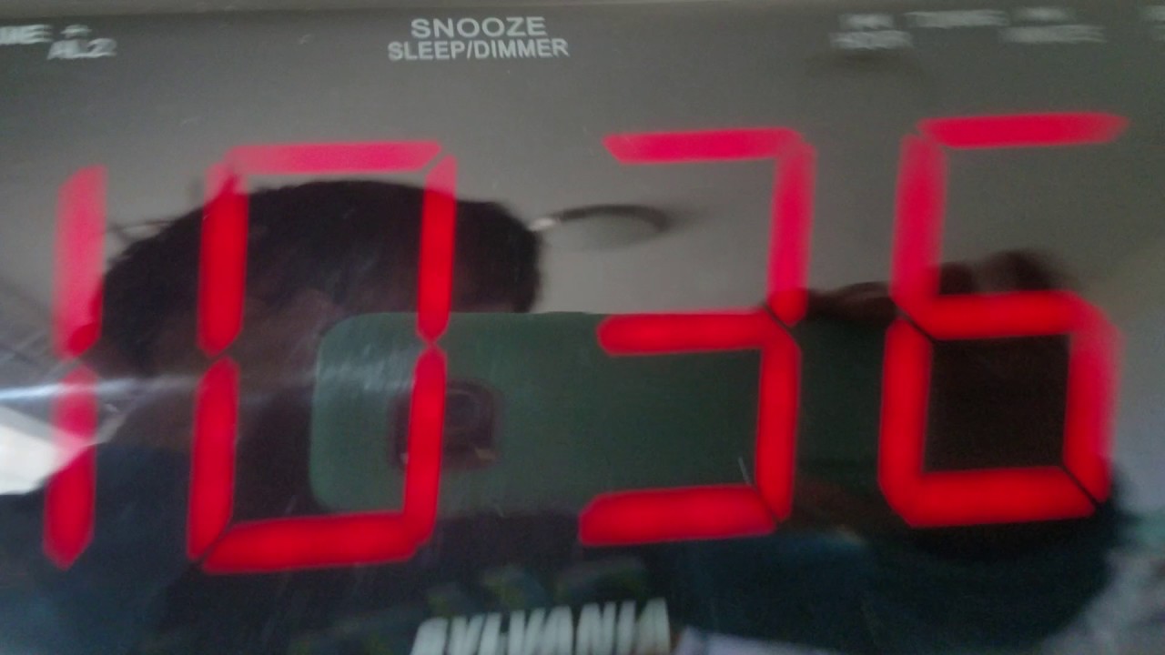 Sylvania SCR1206B-PL Dual Alarm Clock Radio Jumbo Digits