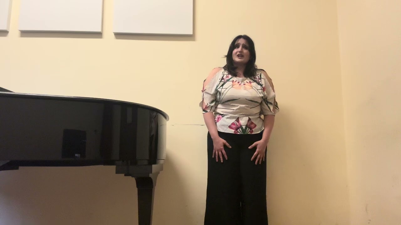 Thaís Costalonga- Tu che di gel sei cinta (G. Puccini - Turandot)