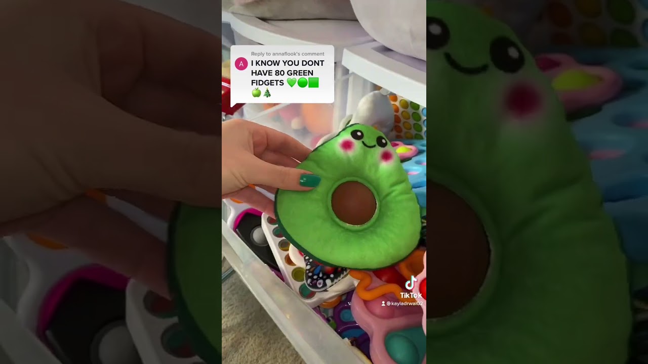 I BET YOU DON&rsquo;T HAVE 80 ALL GREEN FIDGETS CHALLENGE 🥝🥬👒🍏🫑🥦🐢🌿💚🍀🐸 #shorts