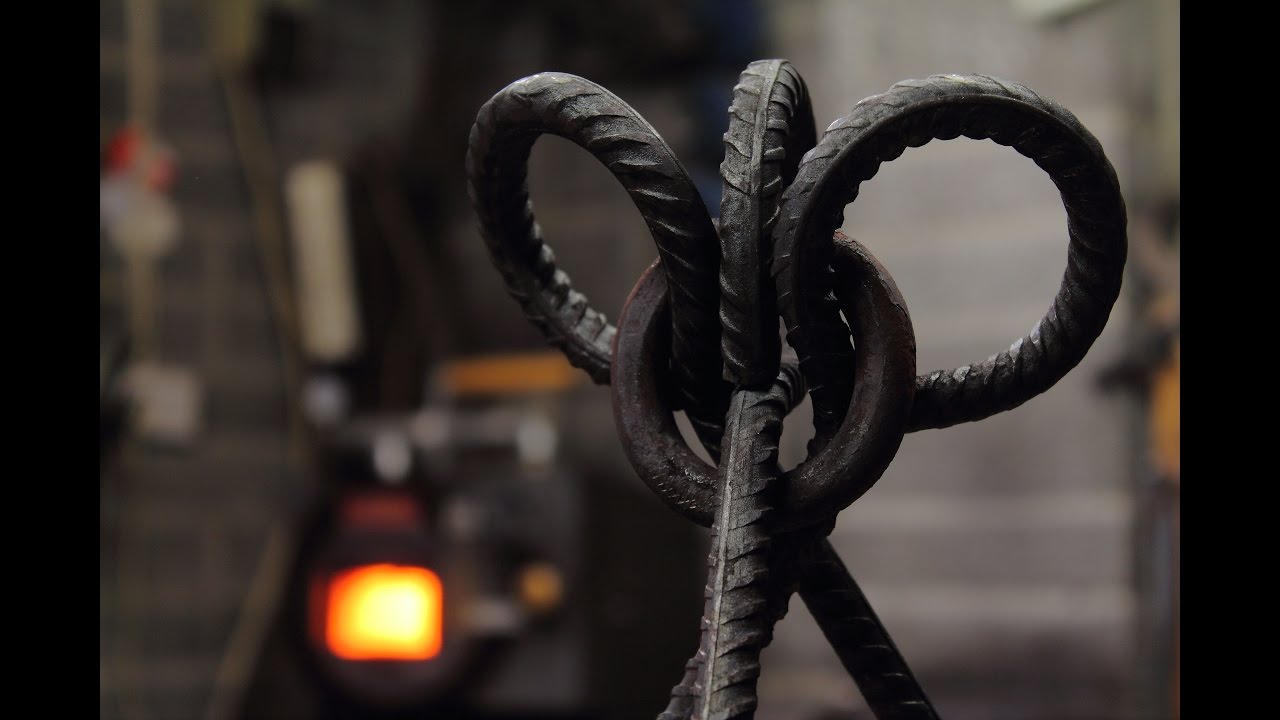 Blacksmithing - Forging a cooking tripod from re bar Camp fire tool  Part.1 The Forging