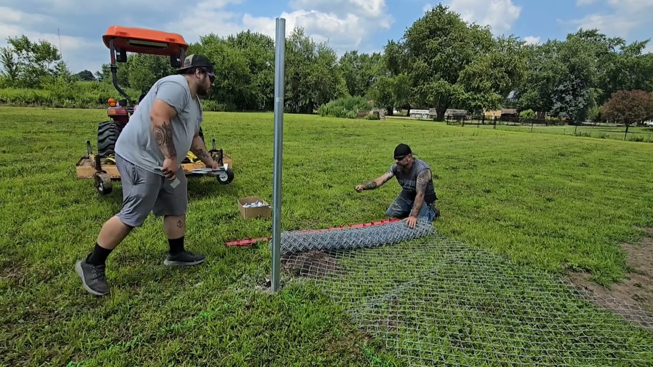 Building another chicken brooder/coop for meat birds. Part 2 of 2 