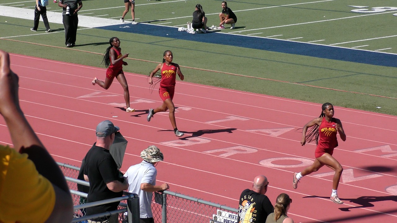 Saddle up invitational.. Girl's 400m