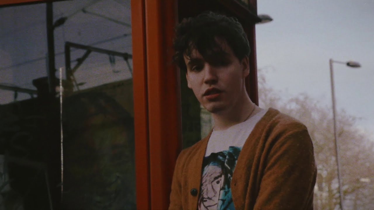 SPINN - Billie Feat. Christie Simpson (Yumi Zouma) (Official Video)