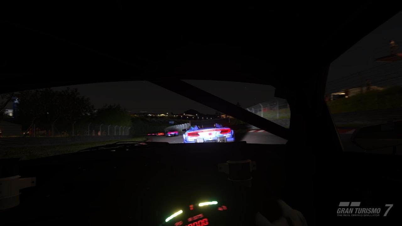 Super aggressive driving on NUR at NIGHT Close Finish