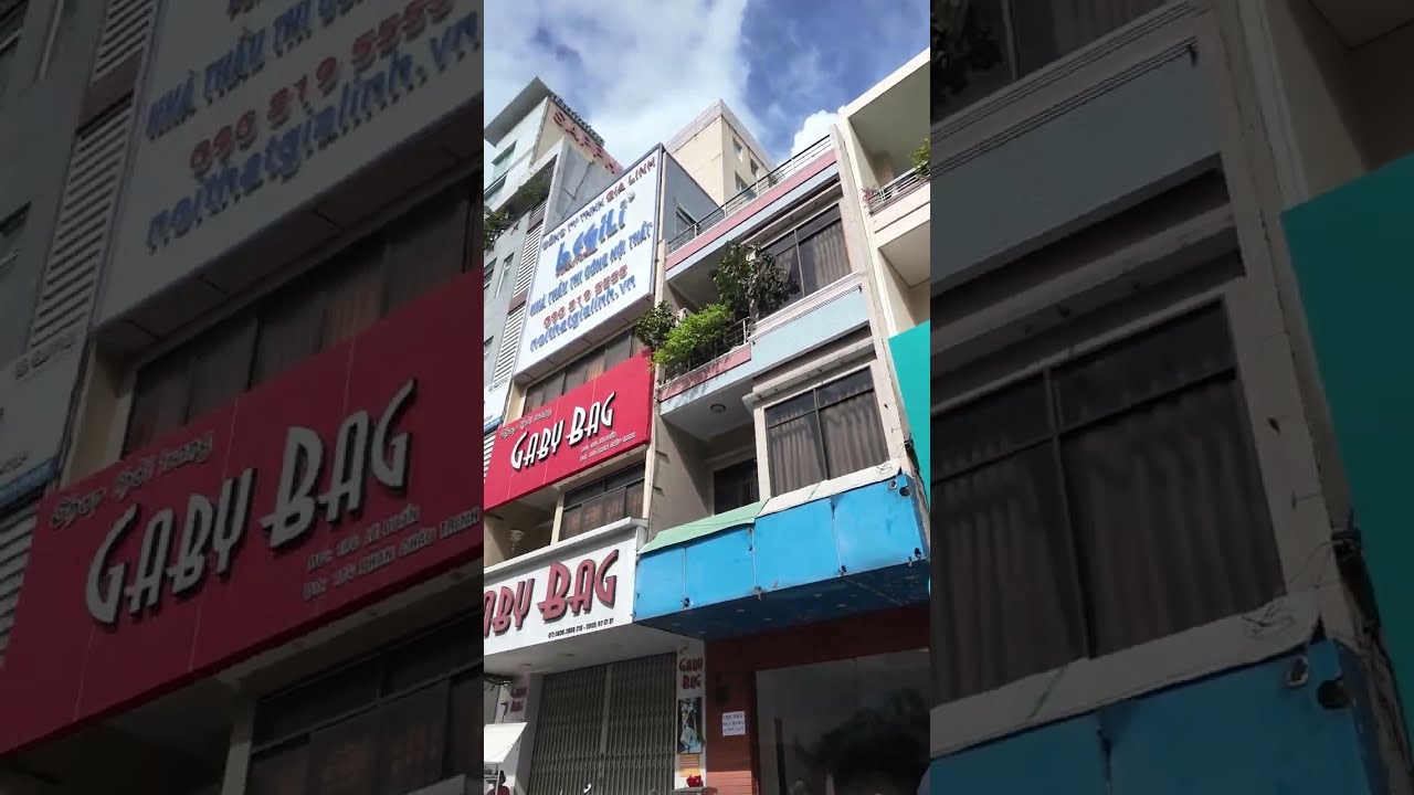 Da Nang on a motocycle. Vertical video. Morning 22 Dec 2025 N1