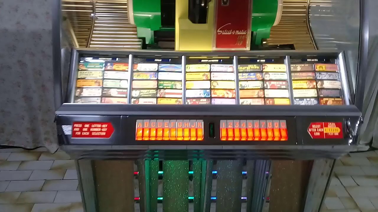 JUKEBOX SEEBURG HF100R (1954) RESTAURATORE VLADIMIRO VIENO