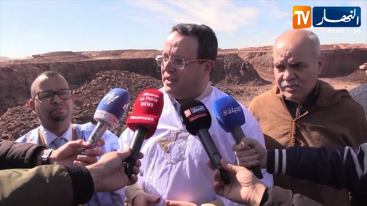 تندوف: الأمين العام لحزب التجمع الوطني الديموقراطي يزور منجم غارا جبيلات