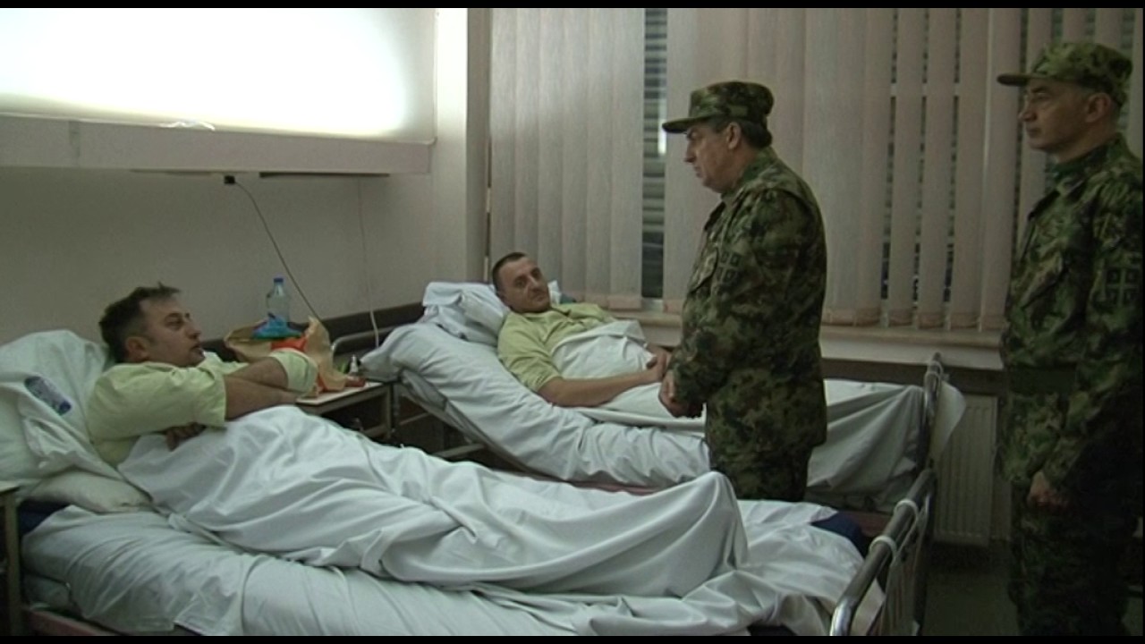 General Diković obišao povređene u Kragujevcu