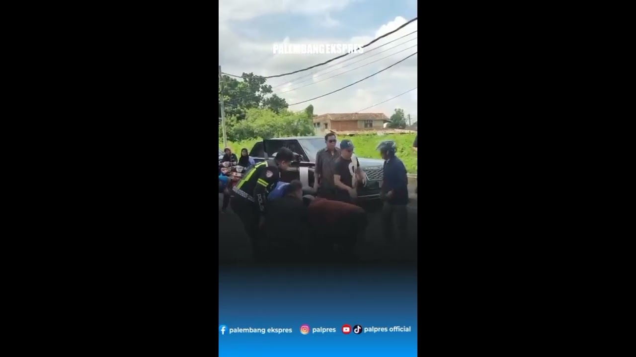Aksi Cepat Bupati Musi Banyuasin M. Toha dan Walpri Bantu Korban Kecelakaan di Jalan Bandara SMB II