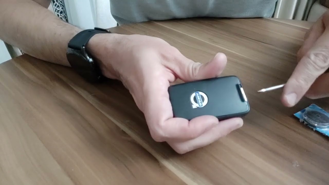 Volvo V40 Kumanda (anahtar) pili değiştirme