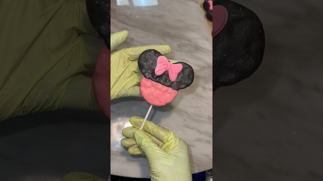 Minnie Mouse rice crispy treats 