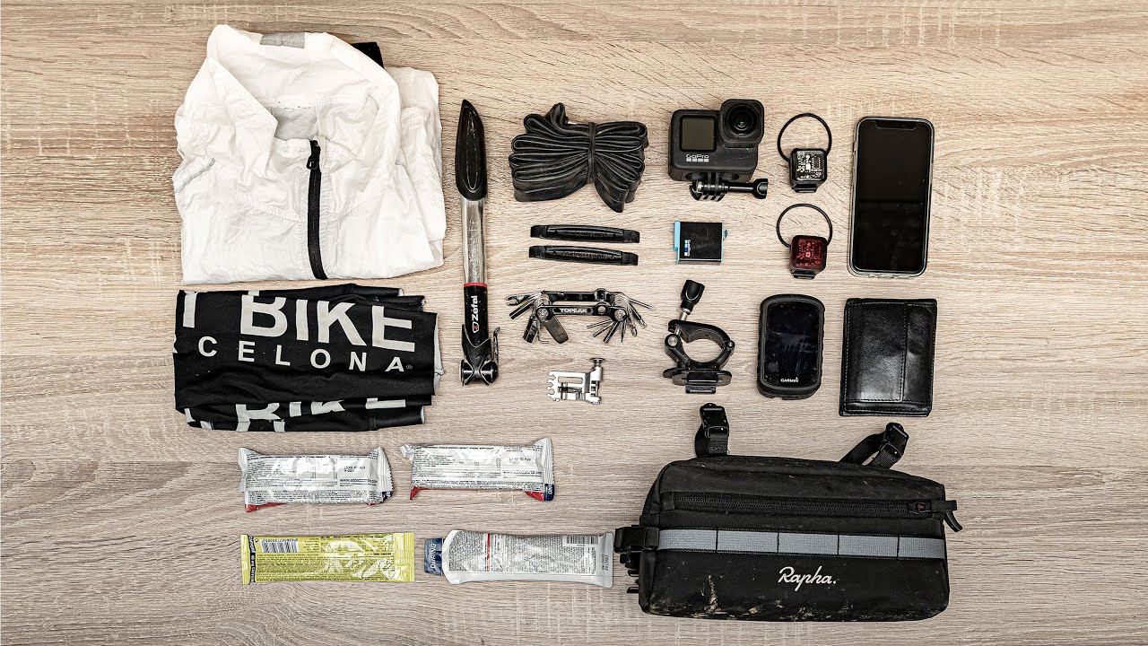 Que llevar en la bicicleta de gravel| Rapha Bar Bag unboxing y review