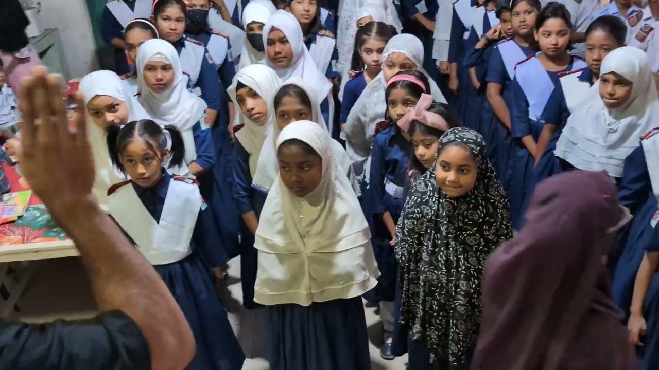 আজ উত্তরার আরাফাত স্কুল এ্যান্ড কলেজে আমাদের ছোট্ট বন্ধুদের সাথে দারুণ কিছু সময় কাটালাম। 