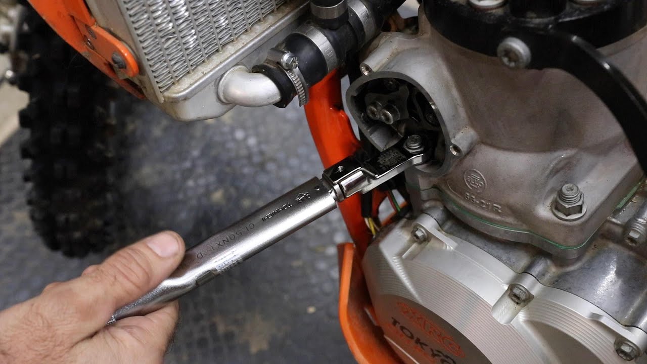 Cylinder Base Stud Nut Torquing Tips