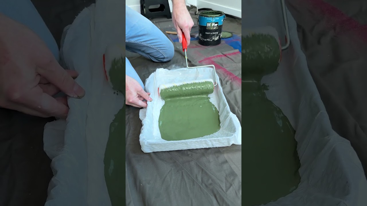Line tray with a garbage bag to save leftover paint and cut down on mess!#paint #painting #home #diy