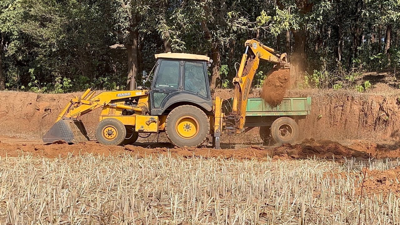 JCB 3dx Backhoe Loading Mud in Tractor John Deere 5038d/5036c