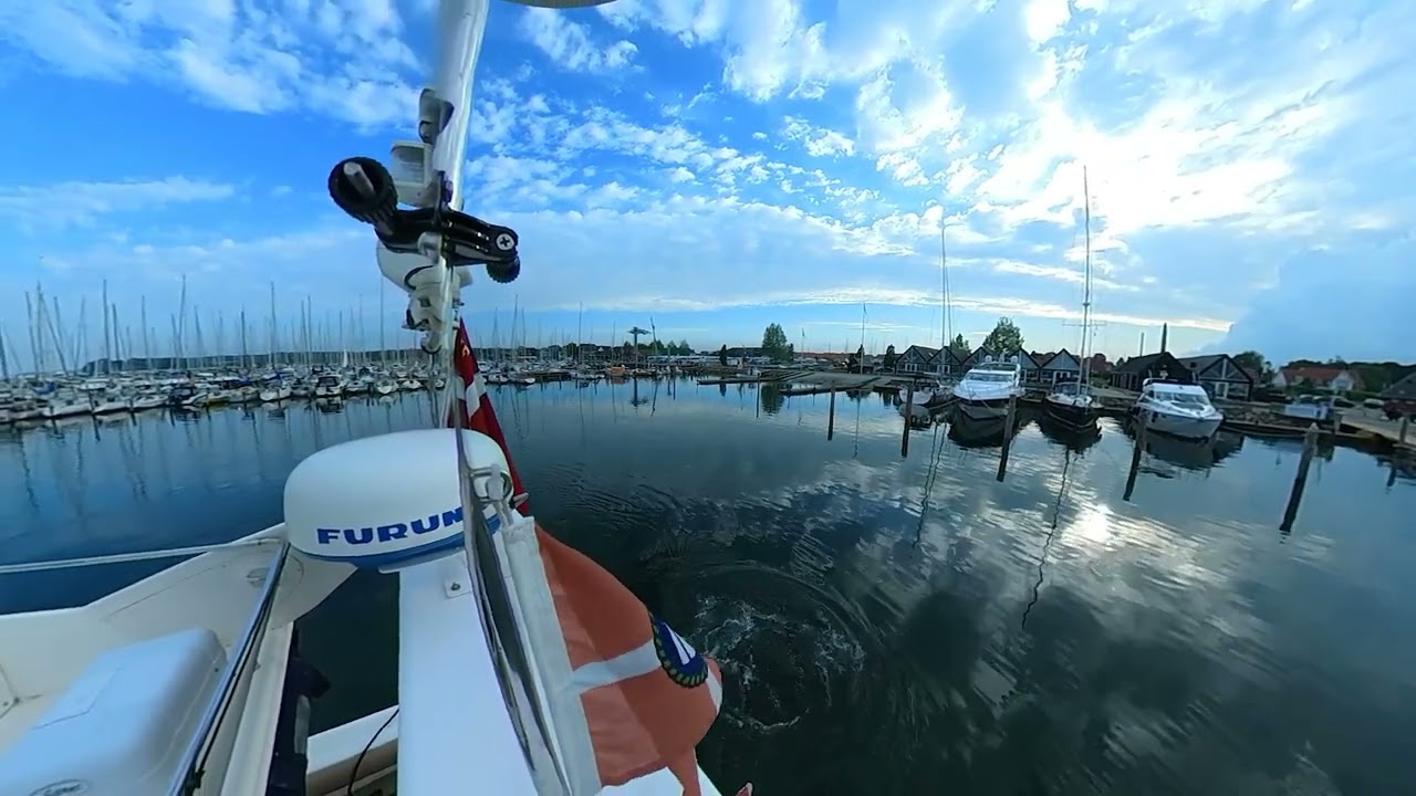 Princess 420 Yacht - Entering Kerteminde harbour