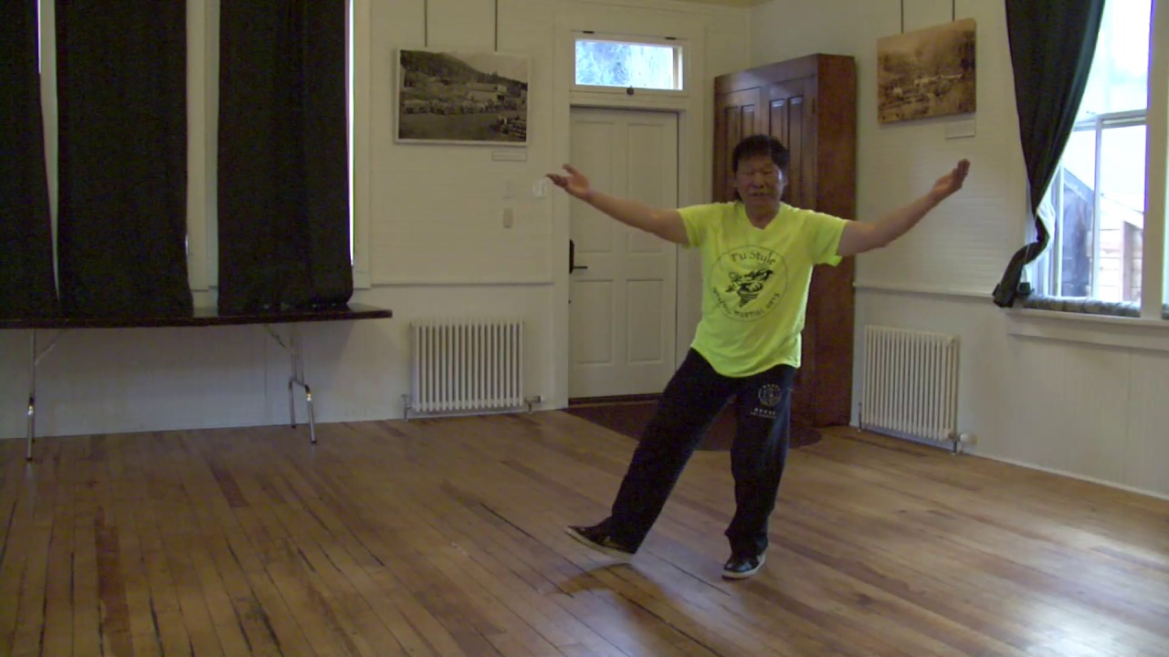 Tai Chi in a Small Space - Grandmaster Fu