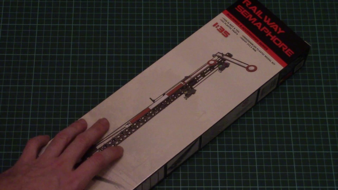 Miniart 1/35 Railway Semaphore (35566) Review