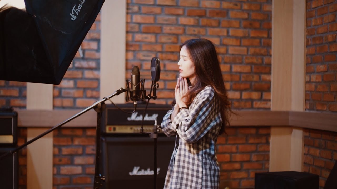 Aziz Hedra - Somebody's Pleasure (Cover) | Julia Choirani