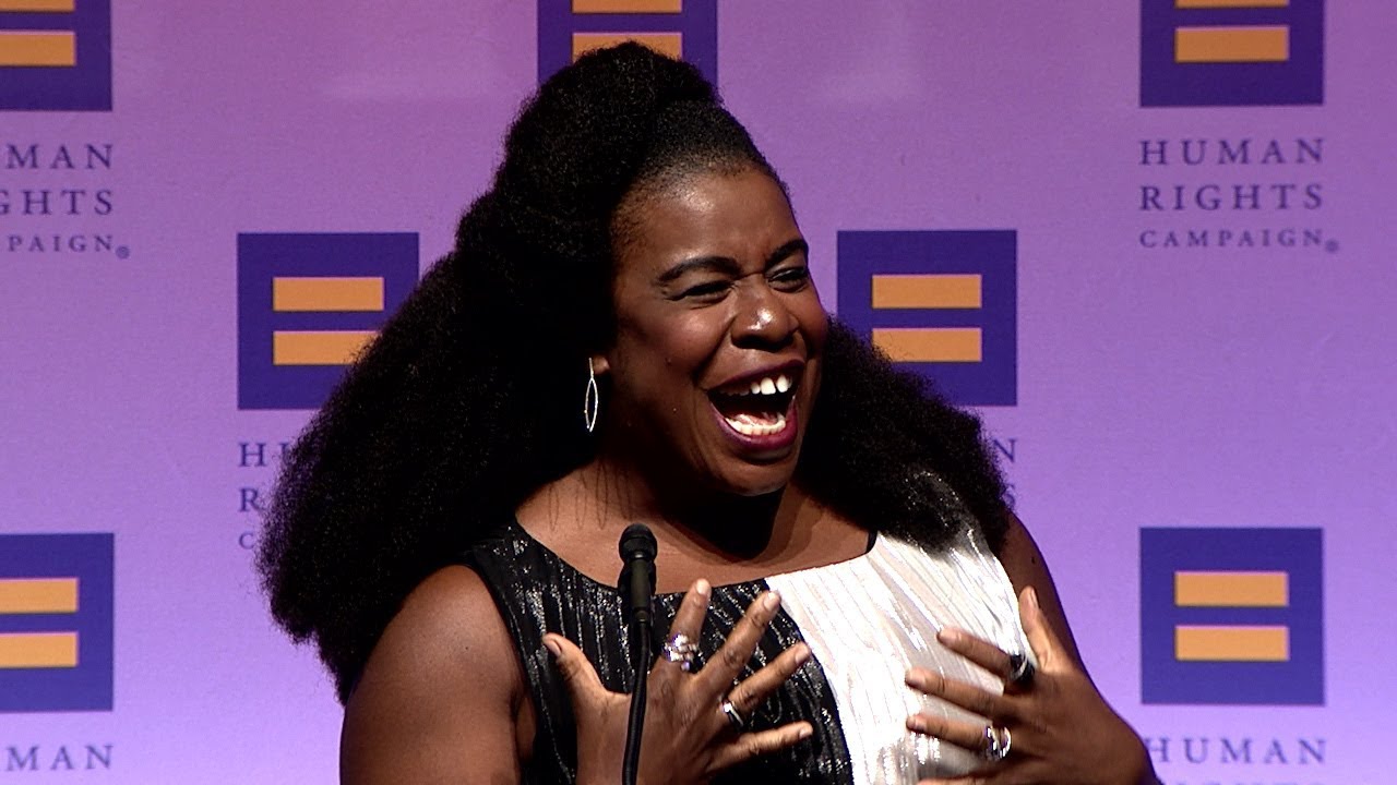 Uzo Aduba Receives the HRC Ally For Equality Award 2017