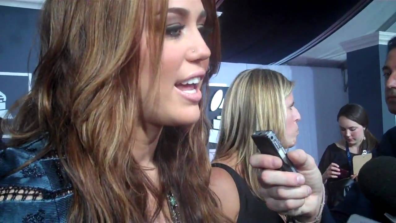 Miley Cyrus at the 2010 Grammy Awards