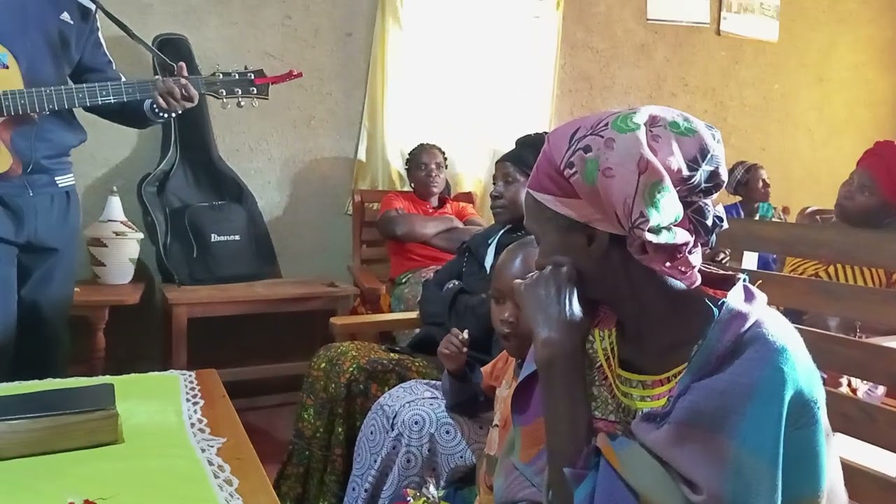 Yarabacurangiye abasabira n'umugisha