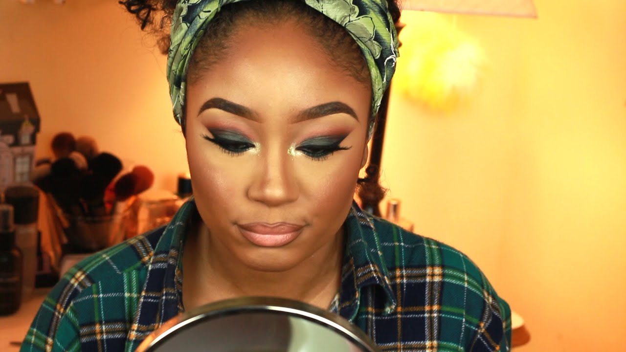 Emerald Green Smokey Eyes with Glitter | Holiday Makeup