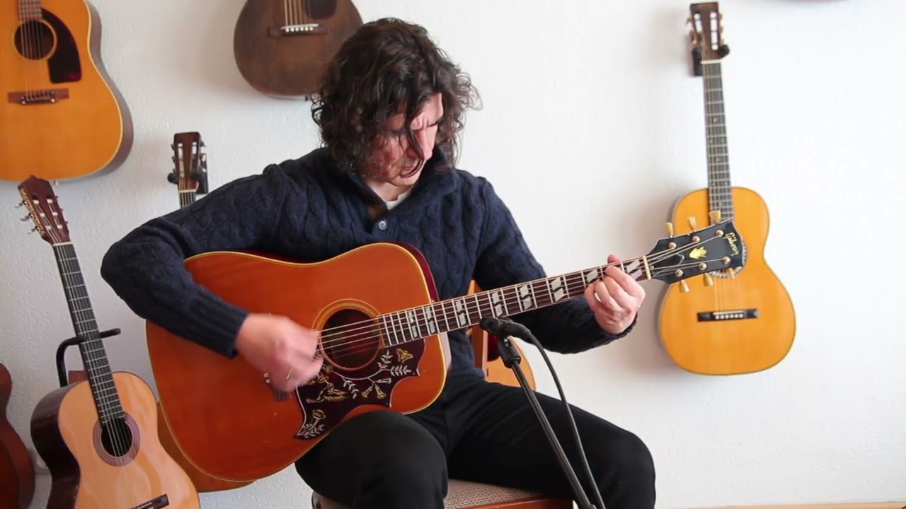 Gibson Hummingbird 1968 acoustic guitar - Iconic vintage sound with unmistakable character