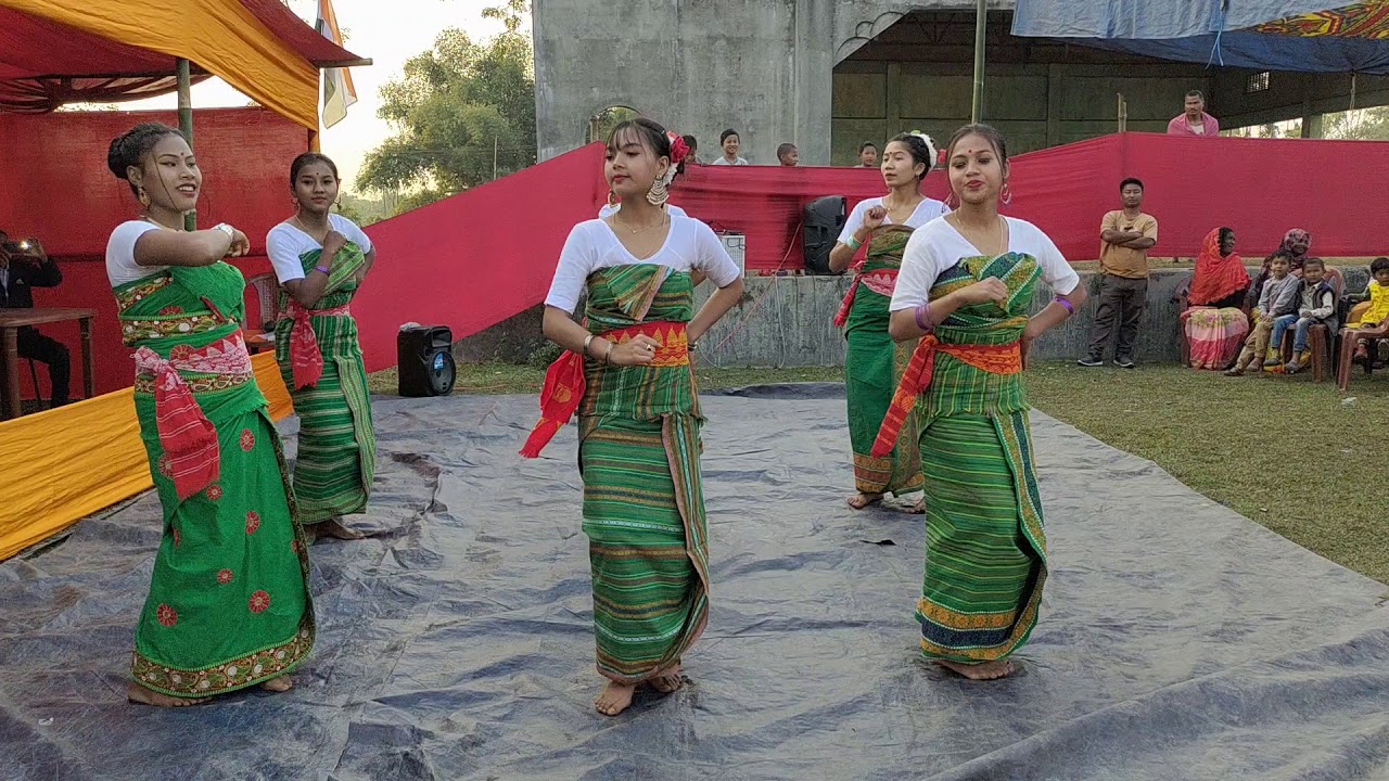 GAODAANG OKHAFWR.  Group Dance