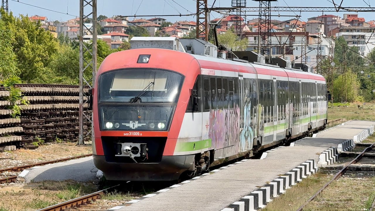 КПВ 19218 с 31 009 заминава от гара Асеновград / SPT 19218 with 31 009 departs from Asenovgrad