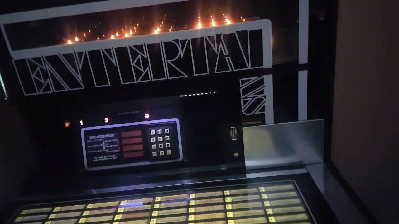 1976 Seeburg std2 intertainer jukebox works great!