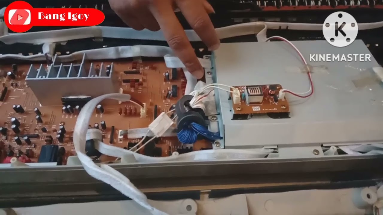 Bedah Keyboard Yamaha PSR 2000 || Melihat isi komponen bagian dalam || Wwwow luar biasa dalam nya..