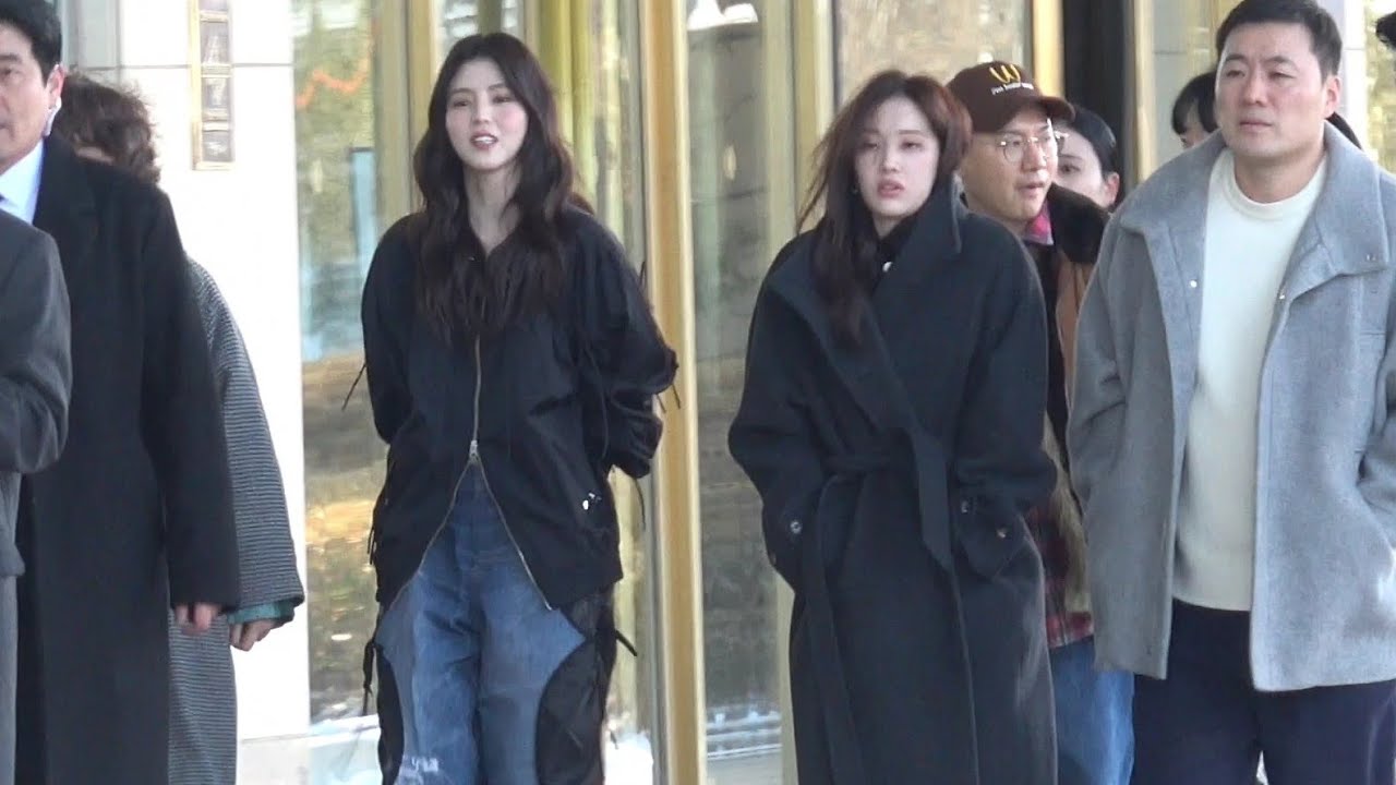 Hansohee 한소희 and Jeon Jong-seo 전종서 260125