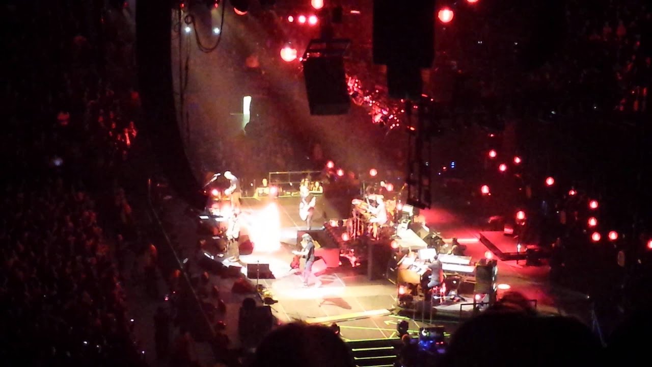 Pearl Jam Lightning Bolt Tour 2013