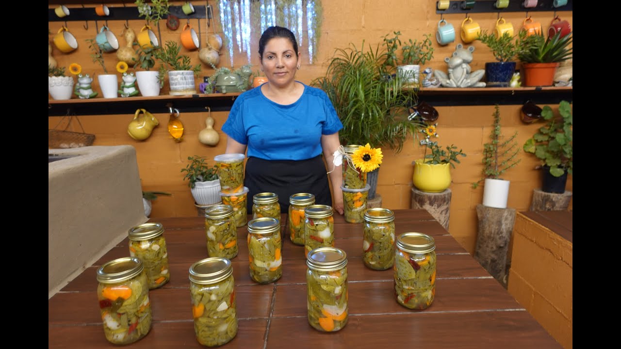 YA ME ESTOY DECIDIENDO CON EL PUESTO DE NOPALES EN CONSERVA QUEDAN SABROSOS Y MEDIO