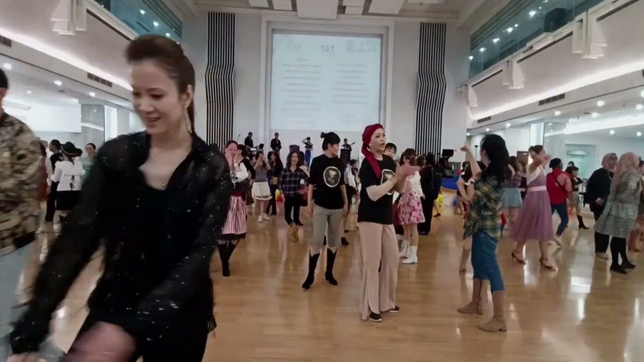 Everyone Needs A Hero - Line Dance (Happy Jamming with Grace David - Philip Sobrielo)