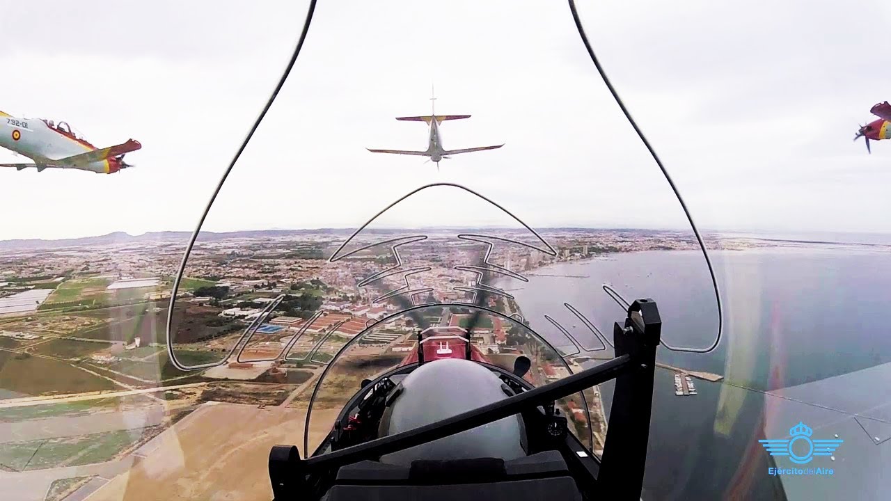 Las Pilatus PC-21 desfilan ante Nuestra Señora la Virgen de Loreto