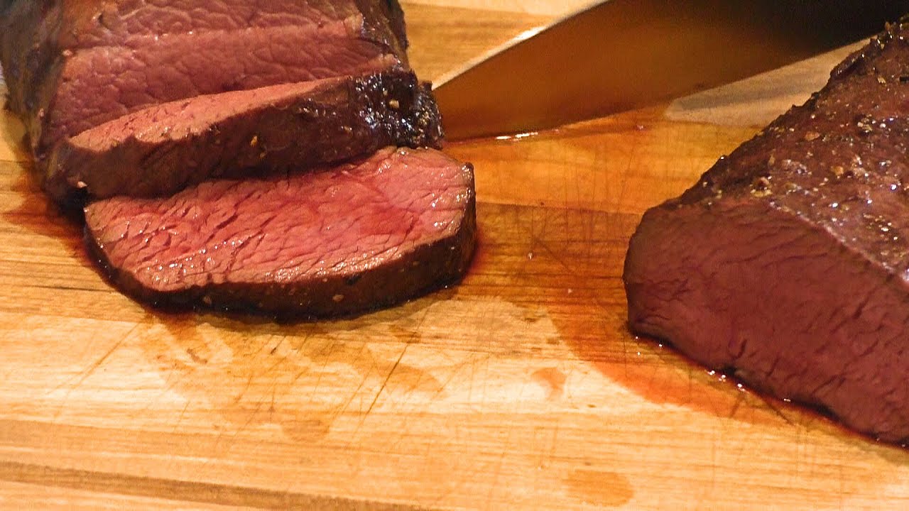 Gesmokter Hirschrücken in Rotweinmarinade