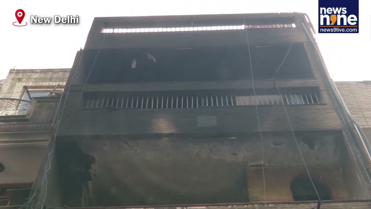 Delhi Fire Alert | Massive Blaze Erupts in Four-Storey Building in Mukherjee Nagar