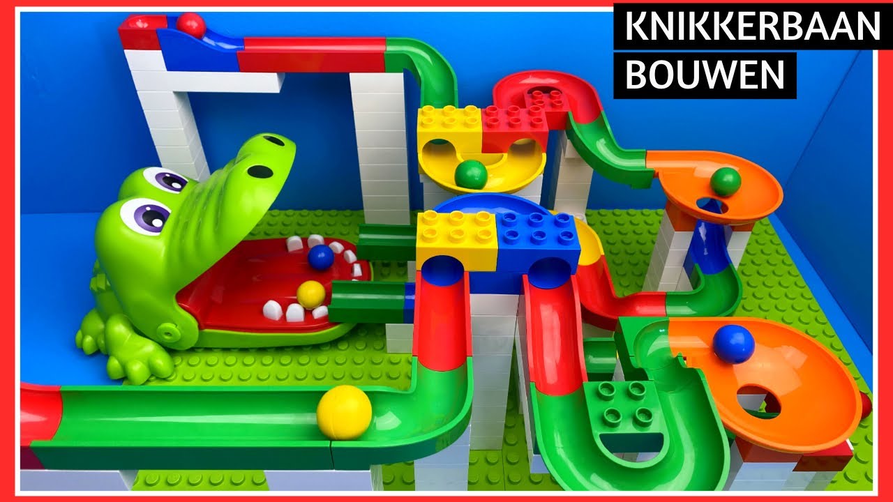 Knikkerbaan bouwen samen met de Krokodil met Kiespijn | Family Toys Collector