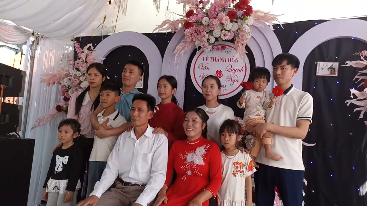 Lễ thành hôn Văn Hậu và Quỳnh Nga 