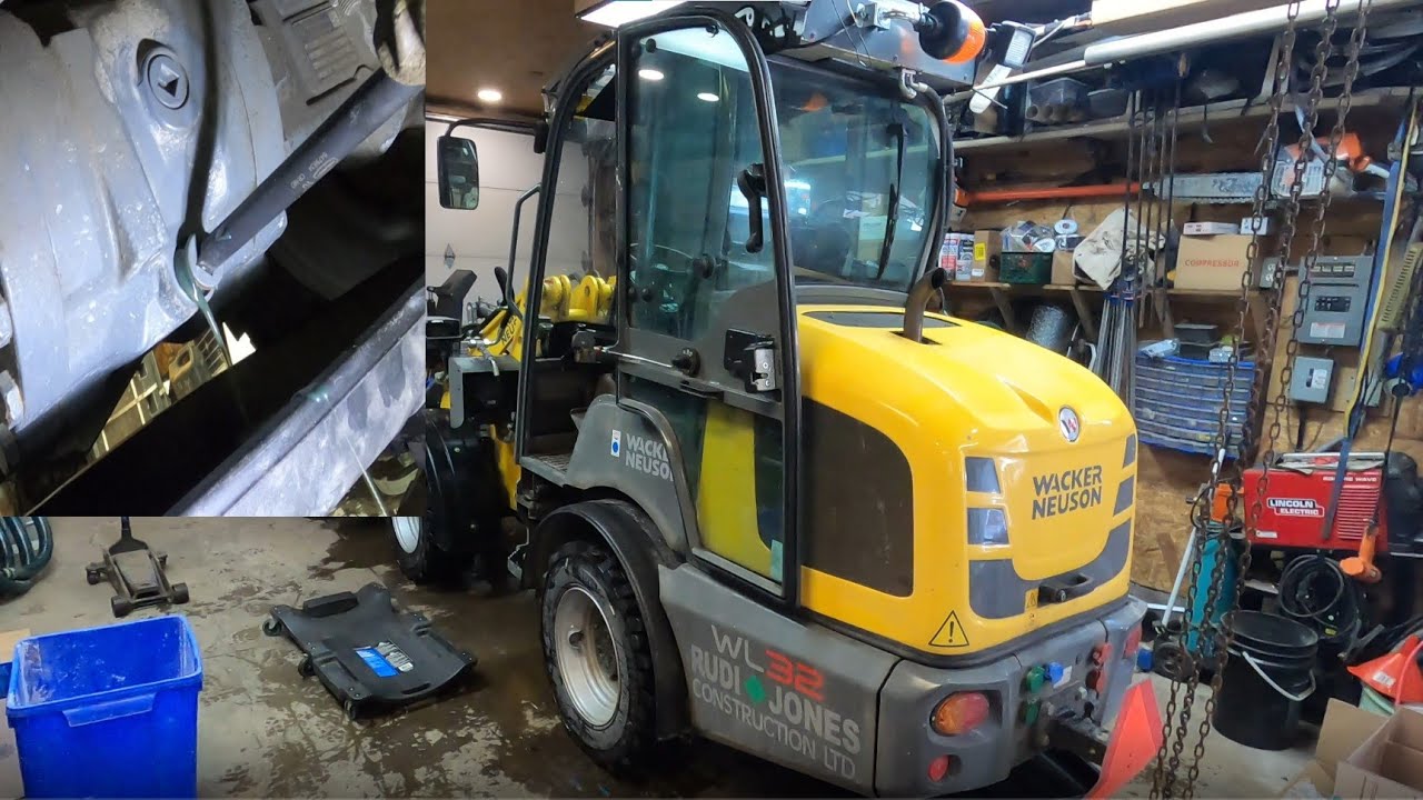 Wacker Neuson - WL 32 Front & Rear Axle Oil Change 500 Hrs.