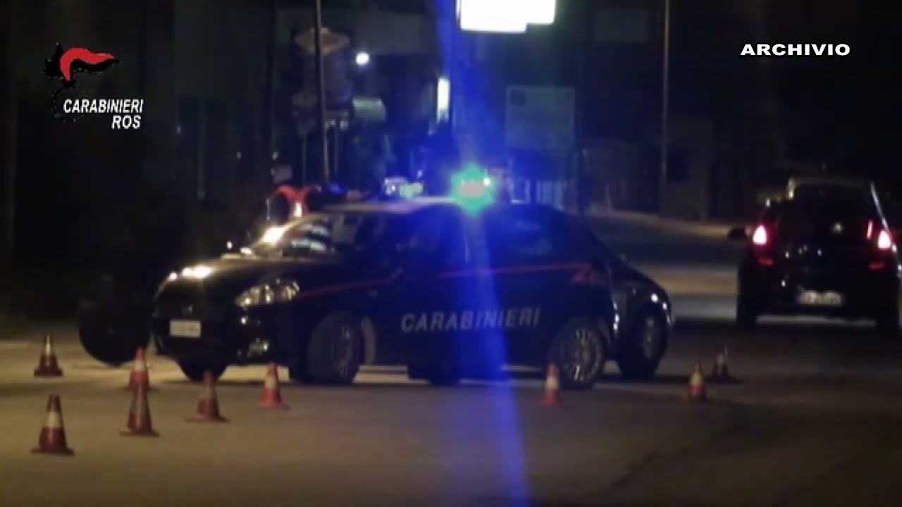 OPPIDO MAMERTINA (RC): BOMBA SOTTO L'AUTO DEL GEOMETRA DEL COMUNE