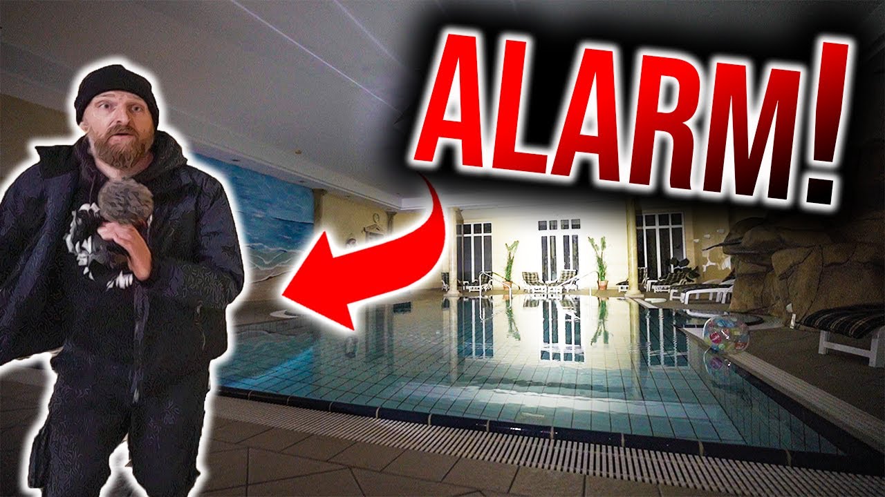 PL&Ouml;TZLICH F&Auml;HRT DER AUFZUG HOCH! - Flucht aus dem 